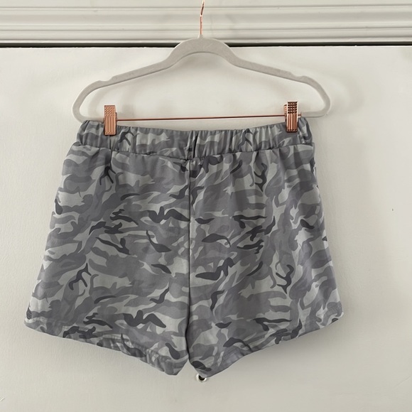 Shein Gray on Gray Camouflage Drawstring Elastic Waist shorts | L 8/10 - Picture 2 of 7